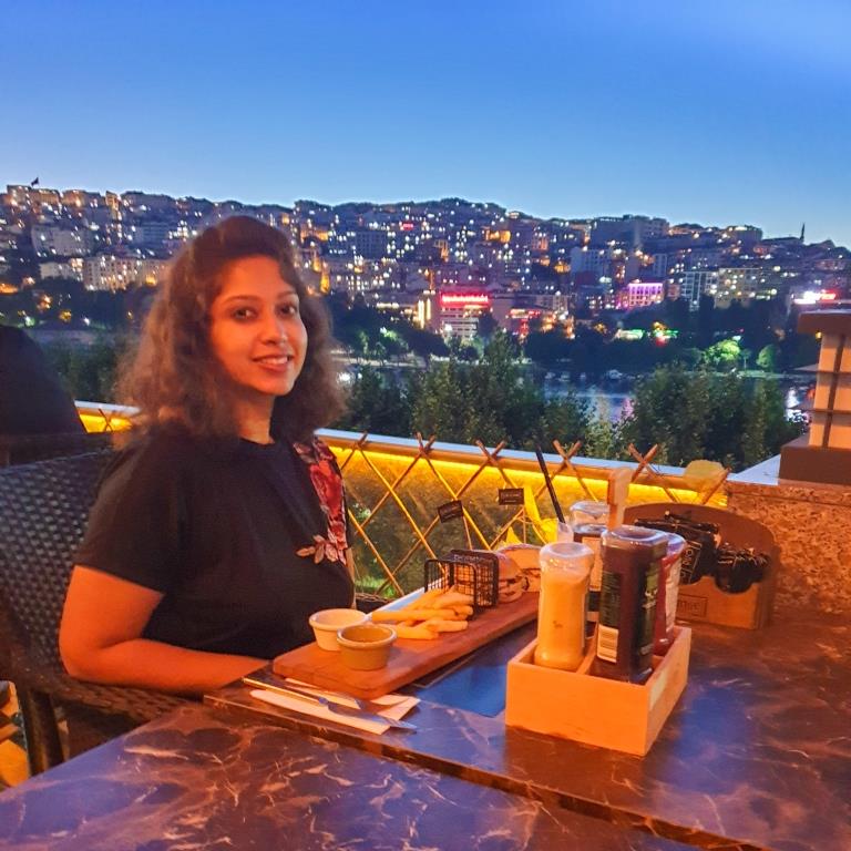 dinner time - solo travel in Istanbul