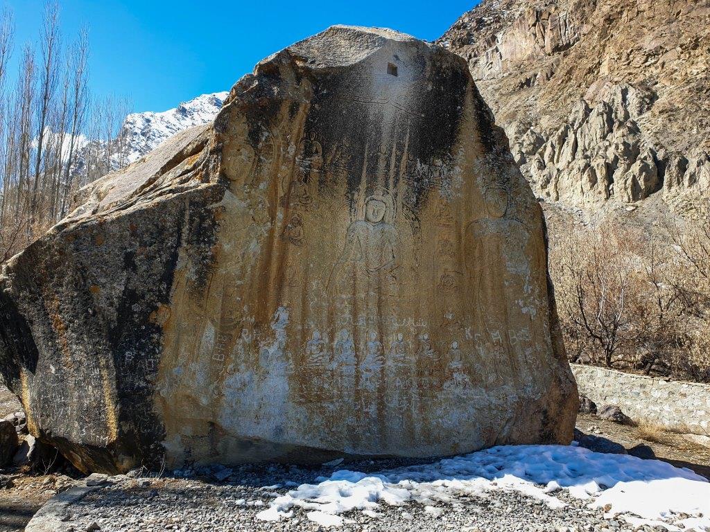 Manthal Buddha rock